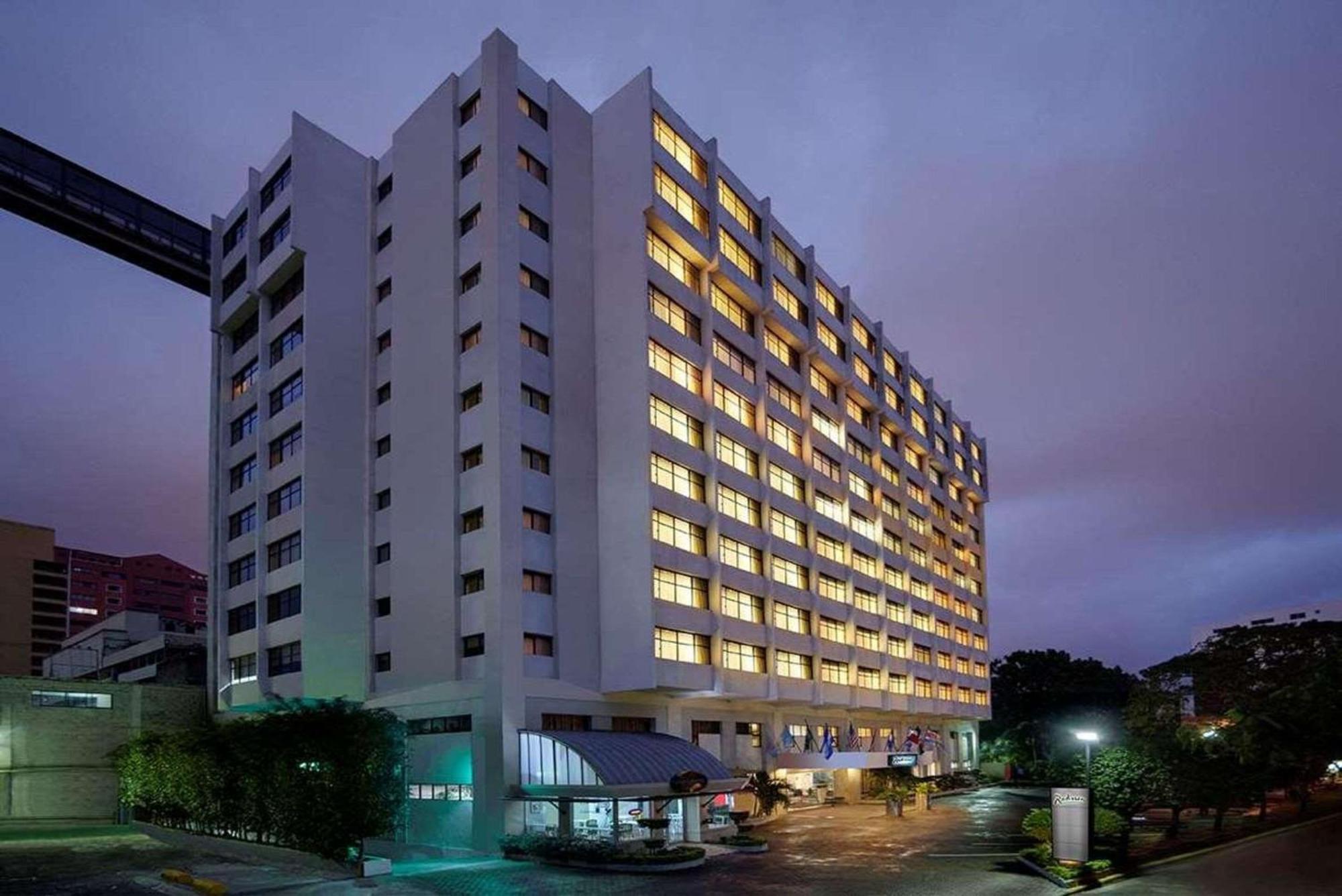 Radisson Hotel Santo Domingo Esterno foto
