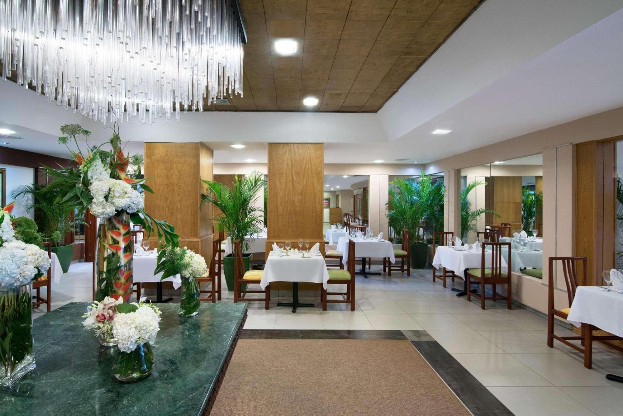 Radisson Hotel Santo Domingo Esterno foto